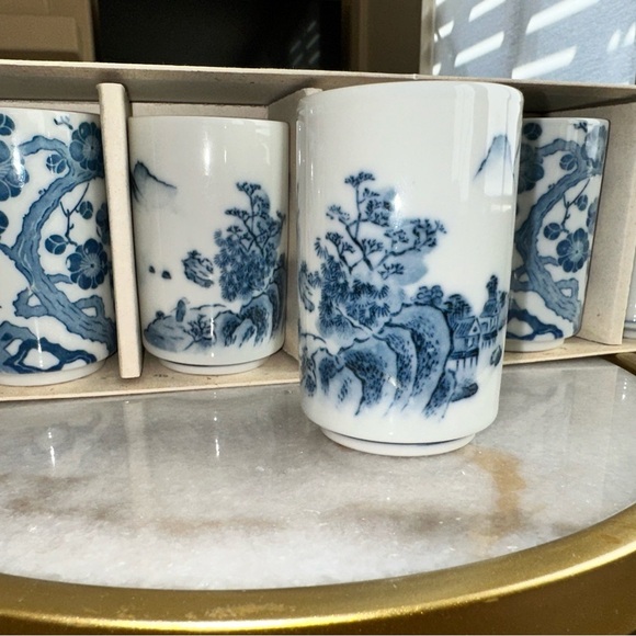 Set of 6 Blue and White Ceramic Sake Drinkware in original box(New) - Picture 7 of 9